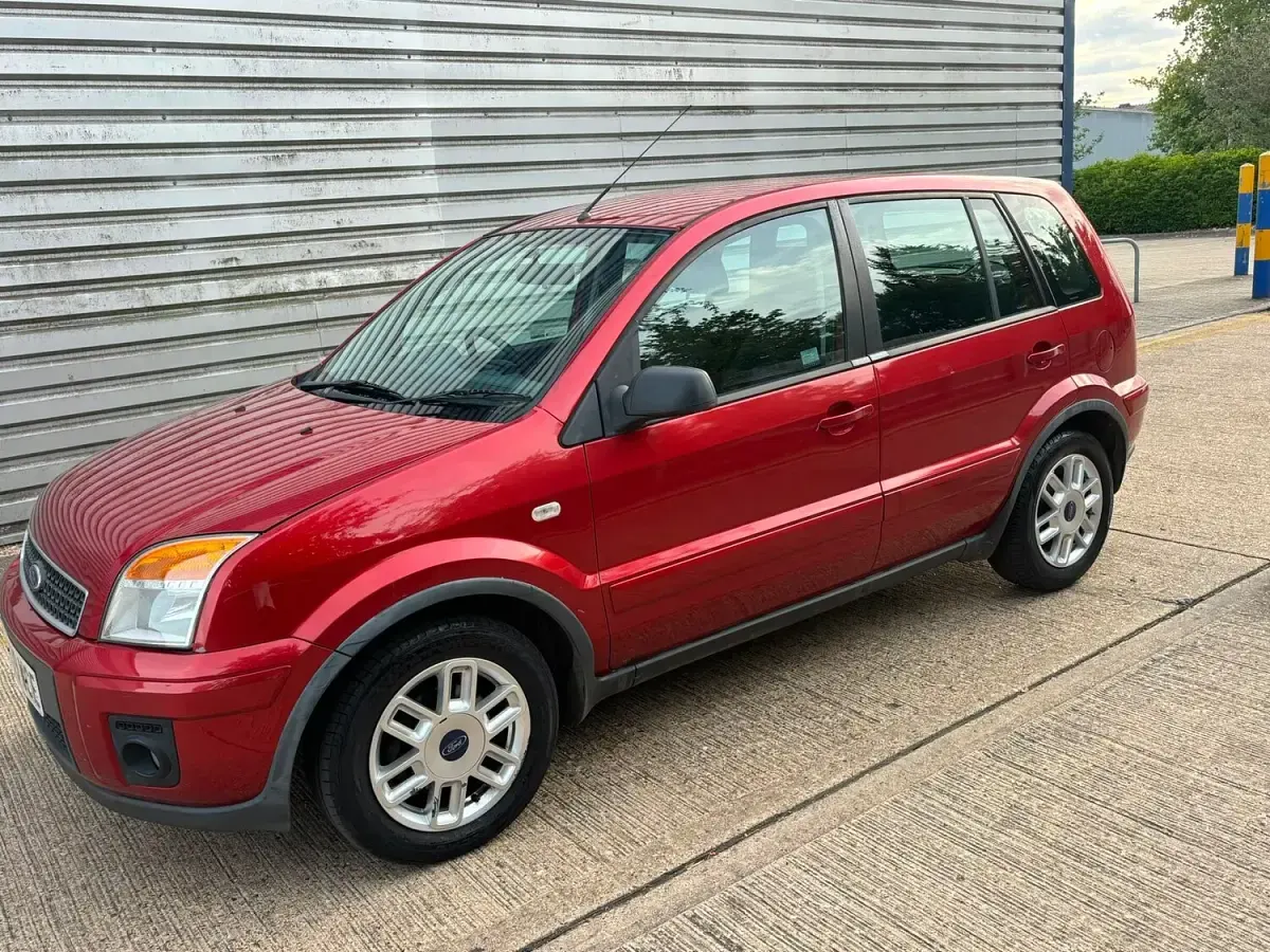 Used Ford Fusion Zetec 2009 Red Hatchback