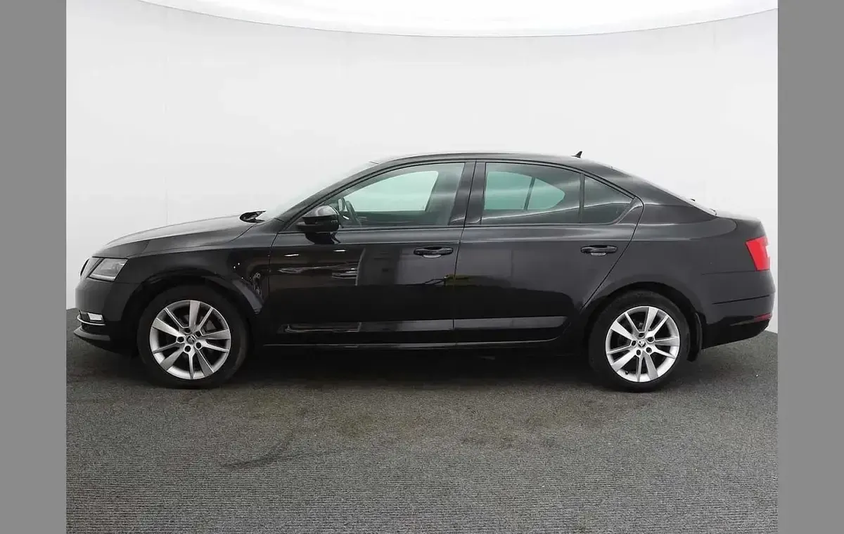 Used Skoda Octavia SE L 147 HP (108 kW) 2019 Black magic pearl effect Hatchback