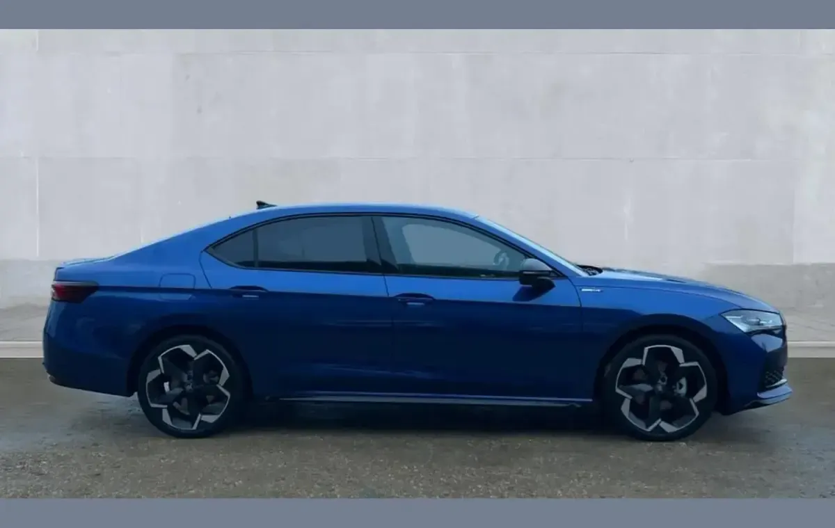 Used Skoda Superb SportLine 150 HP (110 kW) 2025 Blue Hatchback