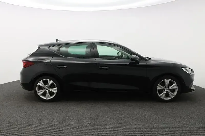 Used Seat Leon FR 110 HP (80 kW) 2020 Black Hatchback