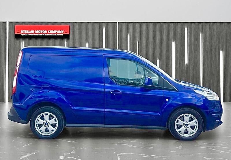 Used Ford Transit Connect Limited 120 HP (88 kW) 2017 Blue MPV