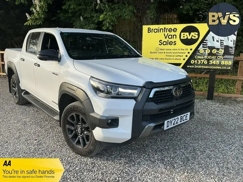 Second-hand Toyota HiLux 204 CP (150 kW) 2022 Alb Pickup