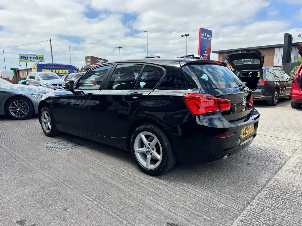 Used BMW 118 Efficient Dynamics 150 HP (110 kW) 2018 Black Hatchback