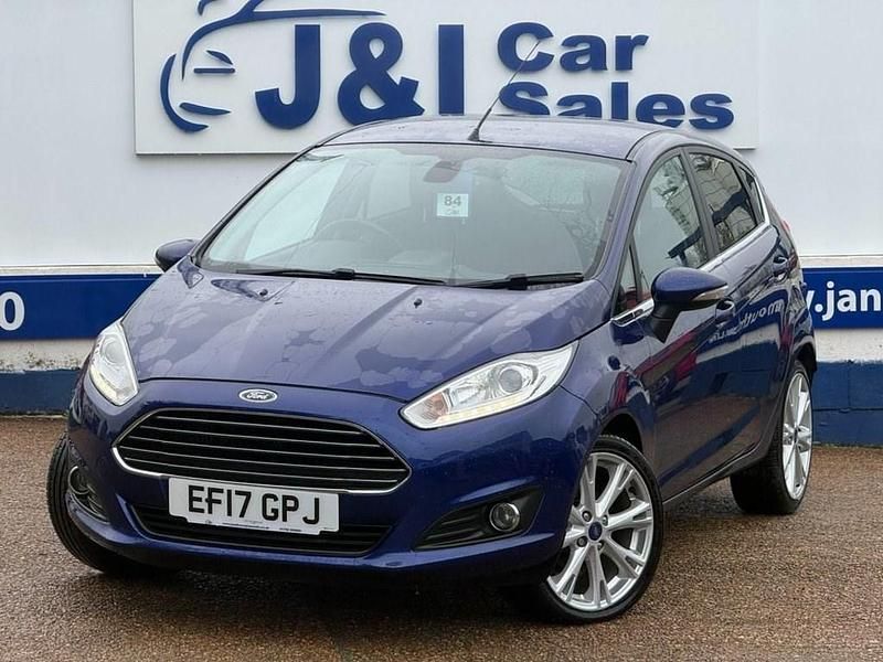 Used Ford Fiesta Titanium 100 HP (73 kW) 2017 Blue Hatchback