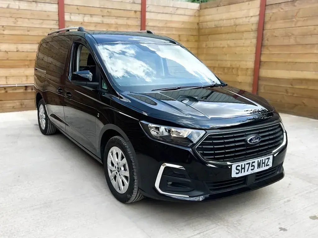 New Ford Tourneo Connect Titanium 122 HP (89 kW) 2025 Black MPV