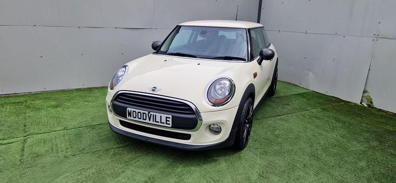White Used 2016 Mini One D Hatch Hatchback | £4,995 (Fair price) - Image 1/4