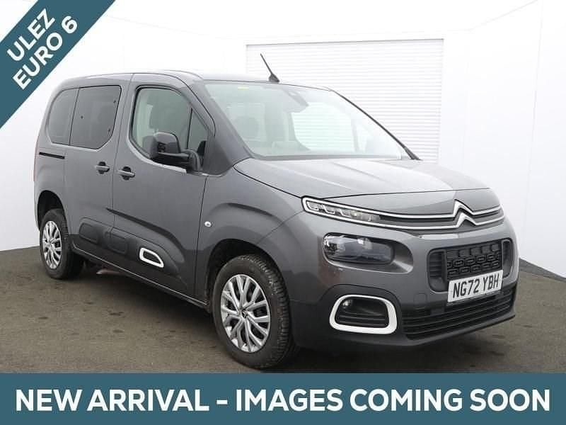 Used Citroën Berlingo 131 HP (96 kW) 2023 Grey MPV