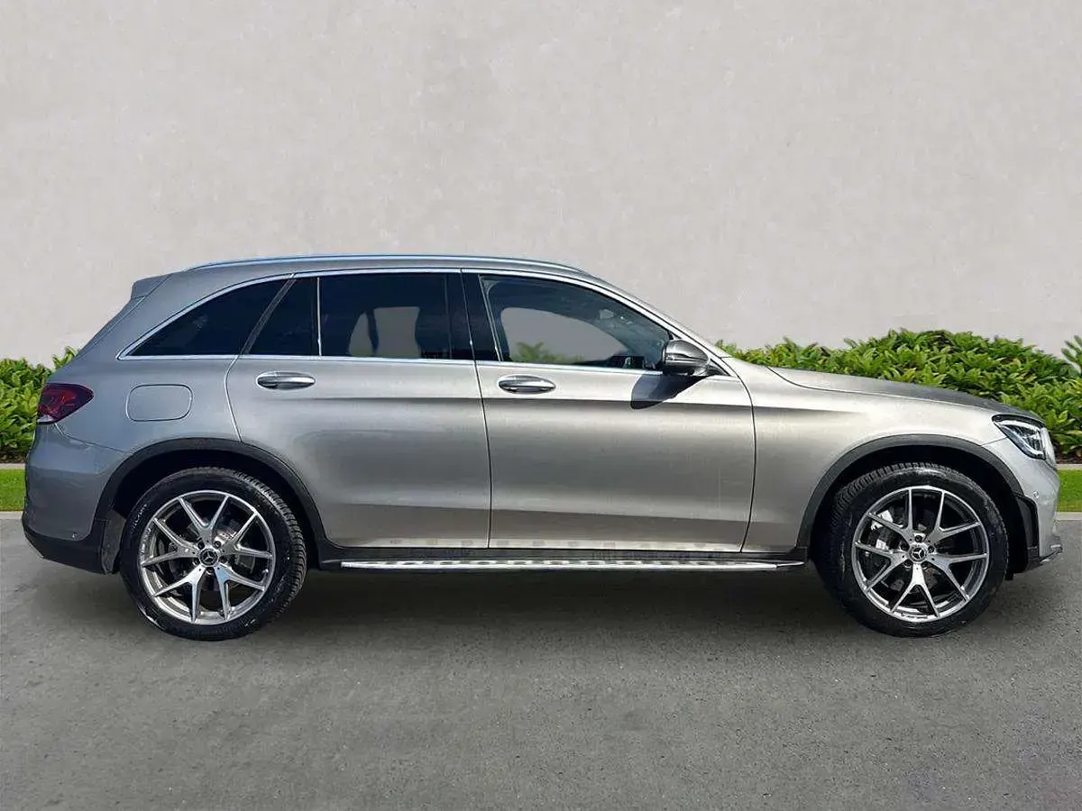 Used Mercedes GLC300 AMG Line Premium Plus 258 HP (189 kW) 2021 Silver SUV