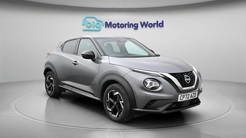 Used Nissan Juke N-Connecta 114 HP (83 kW) 2023 Grey SUV