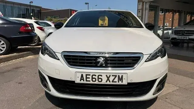 Used Peugeot 308 GT-line 130 HP (95 kW) 2016 Pearl white metallic Estate