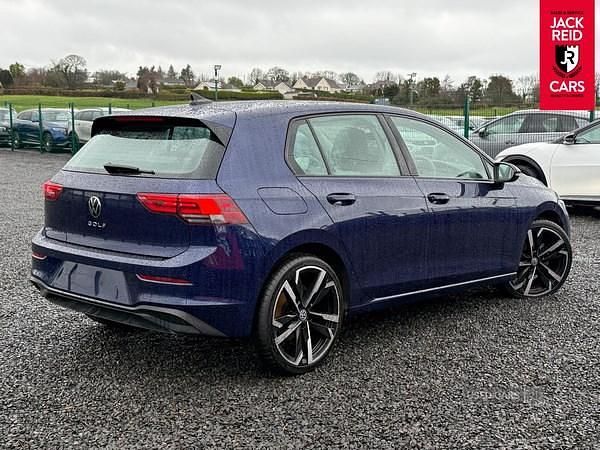 Used VW Golf VII Life 130 HP (95 kW) 2021 Blue Hatchback