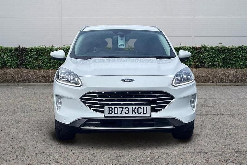 Begagnad Ford Kuga Titanium 2023 Vit SUV