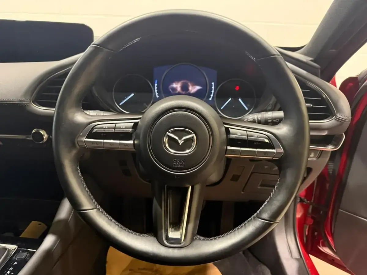Begagnad Mazda 3 Inclusive 162 HK (119 kW) 2023 Röd Halvkombi