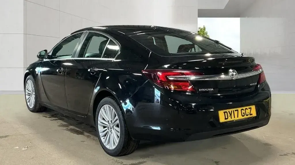 Used Vauxhall Insignia Design Edition 2017 Black Hatchback