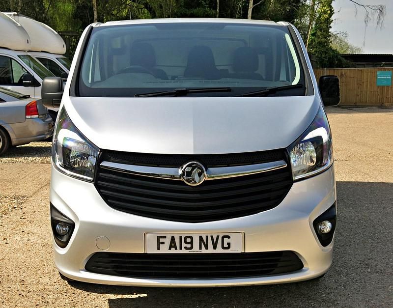 Used Vauxhall Vivaro Sportive 120 HP (88 kW) 2019 Silver MPV