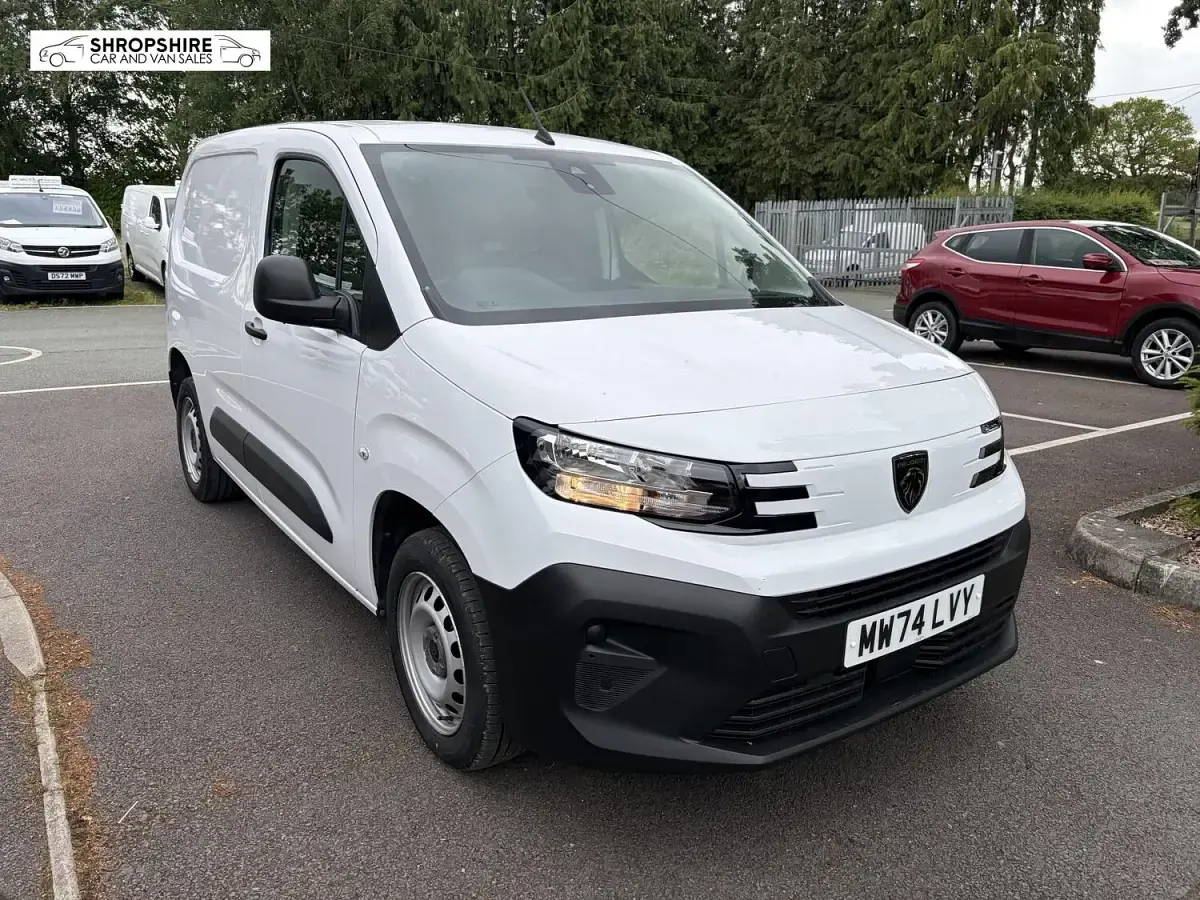Used Peugeot Partner 101 HP (74 kW) 2024 White MPV