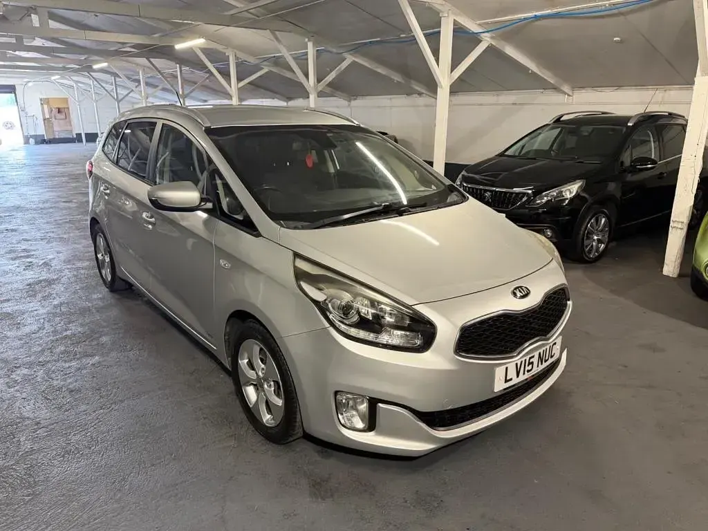 Used Kia Carens 2015 Silver MPV