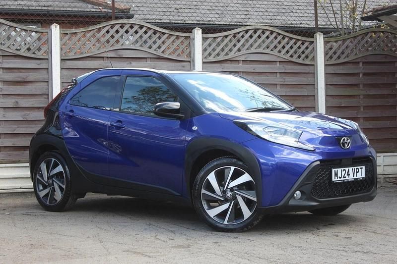 Used Toyota Aygo X 72 HP (52 kW) 2024 Blue SUV