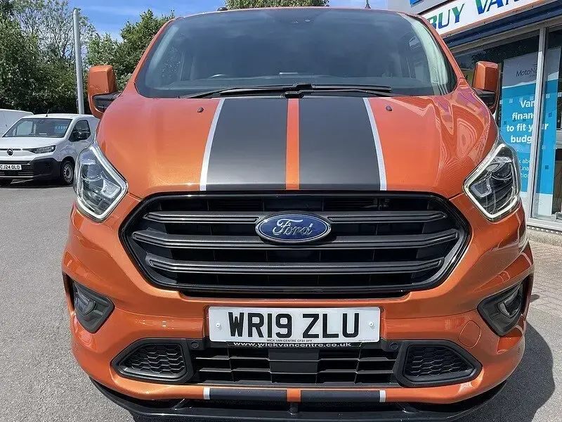 Used Ford Transit Custom Sport 170 HP (125 kW) 2019 Orange Van