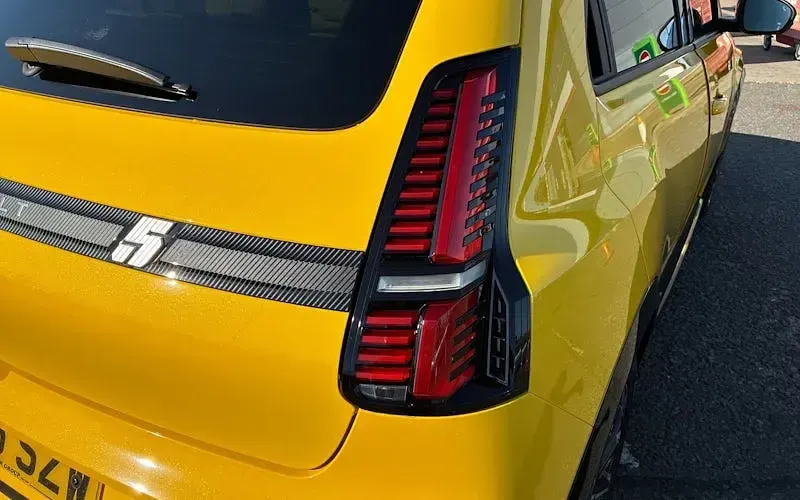 New Renault 5 E-Tech Iconic 110 kW (150 HP) 2026 Yellow Hatchback