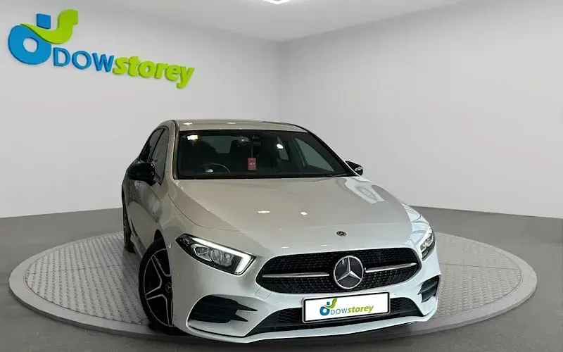 Begagnad Mercedes A180 AMG line 136 HK (100 kW) 2022 Halvkombi