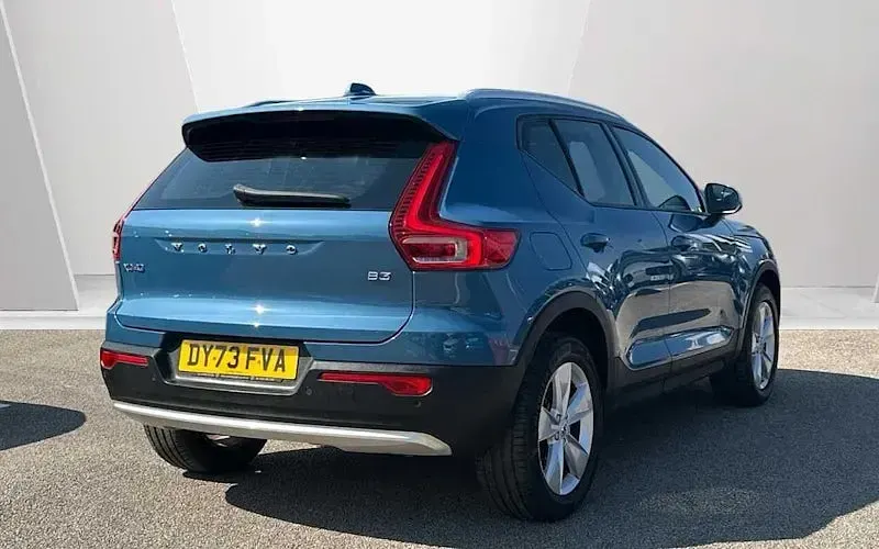 Used Volvo XC40 Core 163 HP (119 kW) 2026 SUV