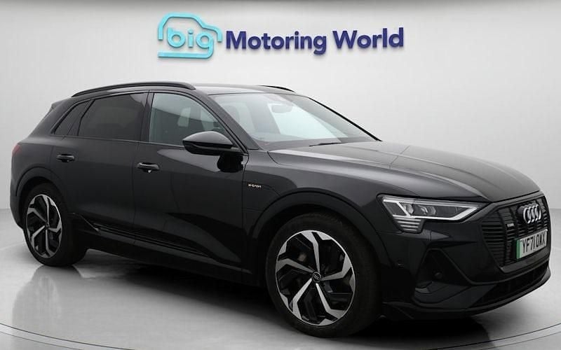 Used 2022 Audi e-tron Black Edition SUV | £22,300 (Super price) - Image 1/4