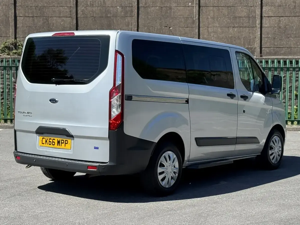 Used Ford Tourneo Custom Zetec 2016 Silver Van