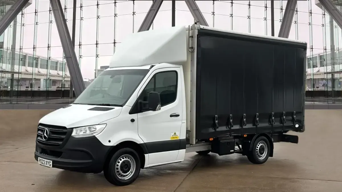 Usado Mercedes Sprinter Progressive 150 HP (110 kW) 2023 Branco Van
