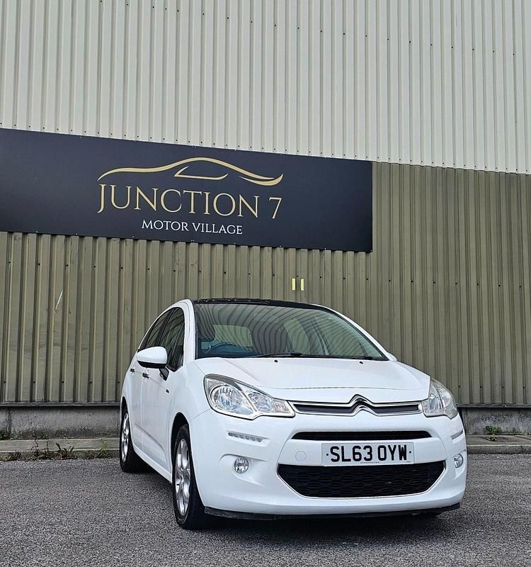 Used Citroën C3 Exclusive 90 HP (66 kW) 2013 White Hatchback