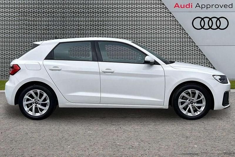 Used Audi A1 Sport 108 HP (79 kW) 2023 White SUV