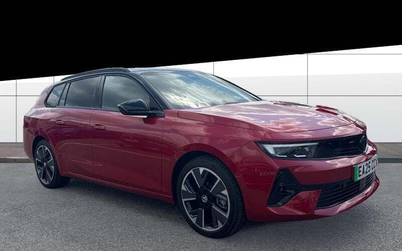 New 2025 Vauxhall Astra Ultimate Estate | £24,495 - Image 1/4