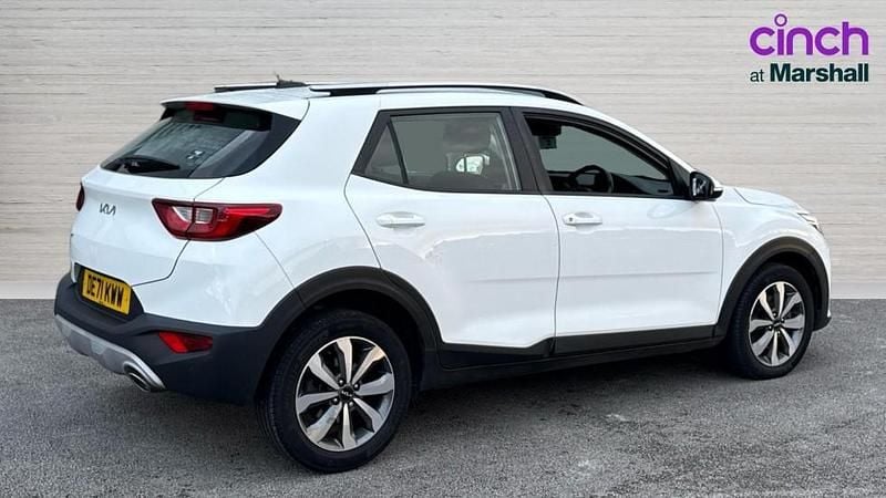Used Kia Stonic 99 HP (72 kW) 2022 White SUV