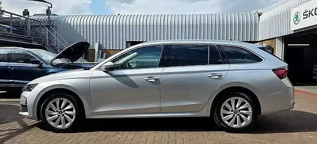 Używany Skoda Octavia SE L 147 KM (108 kW) 2025 Srebrny Kombi