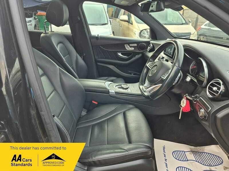 Używany Mercedes C220 AMG line 2018 Czarny SUV