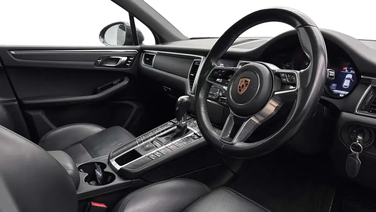 Used Porsche Macan 252 HP (185 kW) 2018 Grey SUV