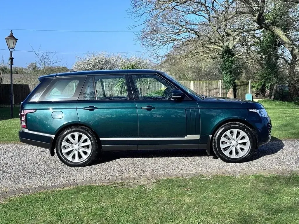 Usado Land Rover Range Rover Vogue 306 CV (225 kW) 2016 Verde SUV