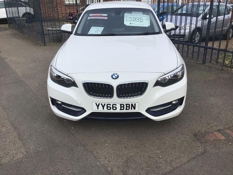Used BMW 218 Sport Line 2016 White Coupe