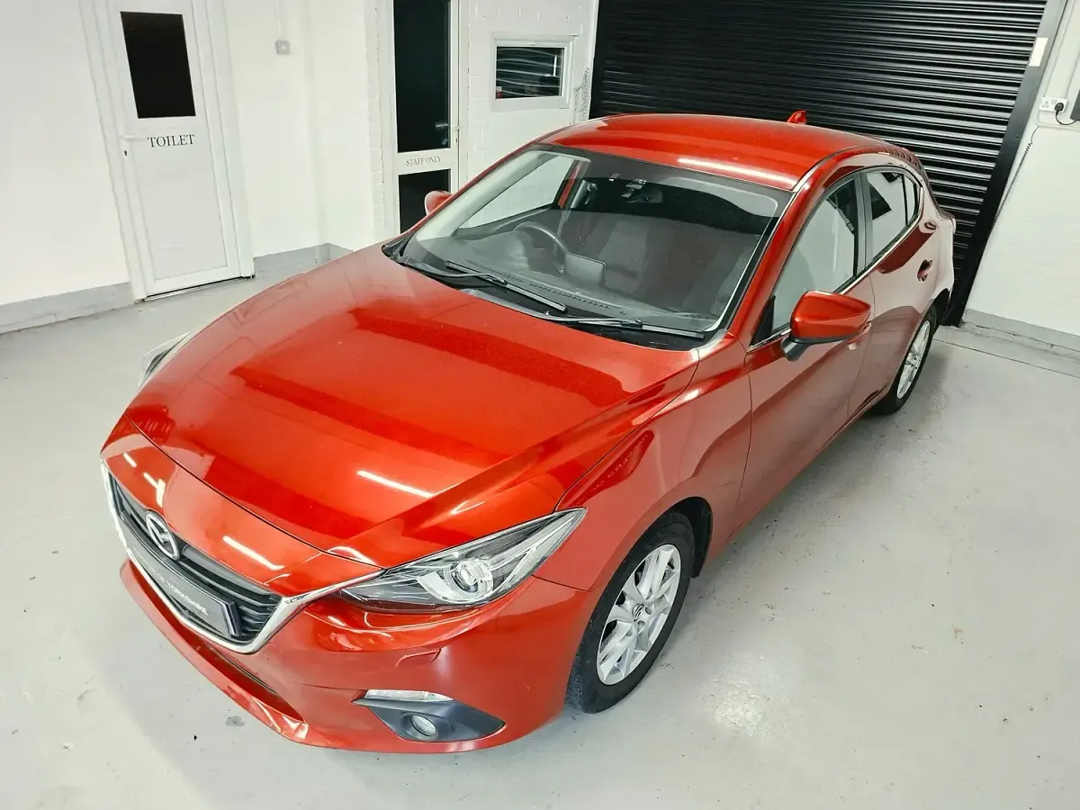 Used Mazda 3 2015 Red Hatchback