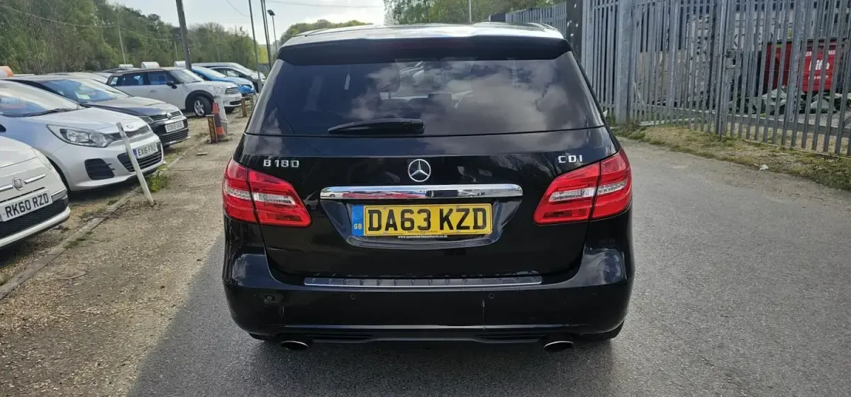 Used Mercedes B180 108 HP (79 kW) 2013 Black Hatchback