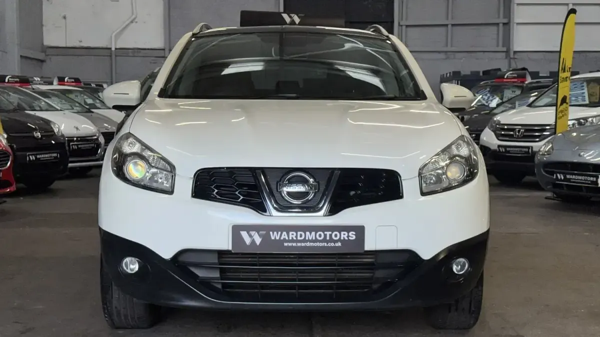 Used Nissan Qashqai N-TEC 110 HP (80 kW) 2012 White SUV
