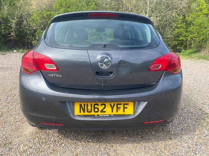 Second-hand Vauxhall Astra Active 2012 Gri Hatchback