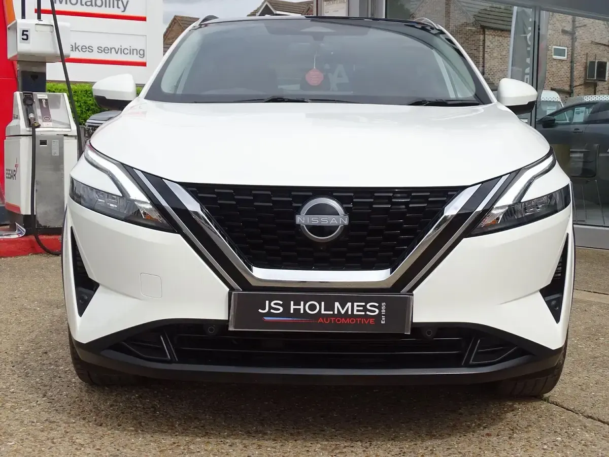 Used Nissan Qashqai N-Connecta 2024 White SUV