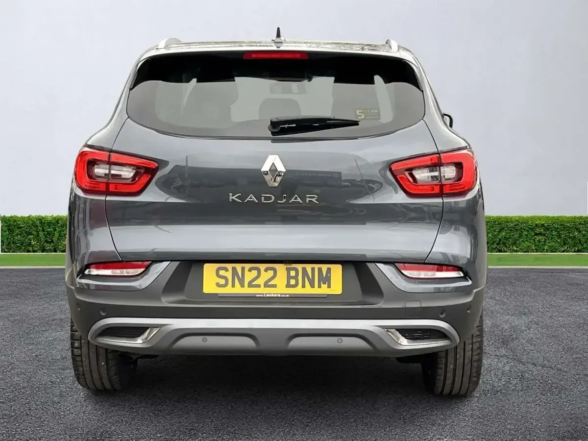 Usado Renault Kadjar Techno 140 CV (102 kW) 2022 Gris SUV