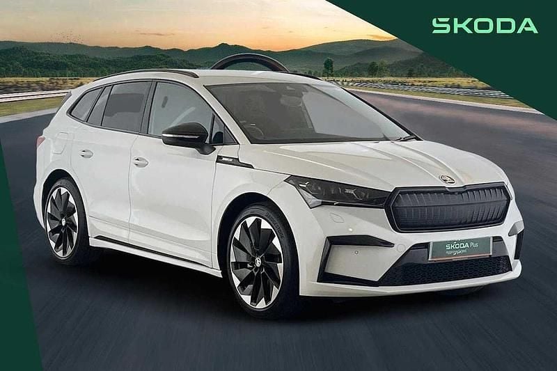Moon white Used 2025 Skoda Enyaq iV SportlinePlus SUV | £32,790 (A bit pricey) - Image 1/4