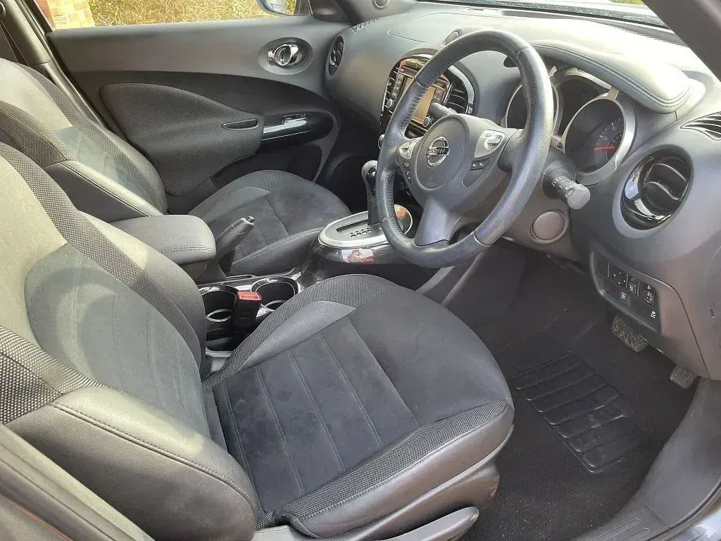 Used Nissan Juke N-Connecta 115 HP (84 kW) 2018 Grey SUV
