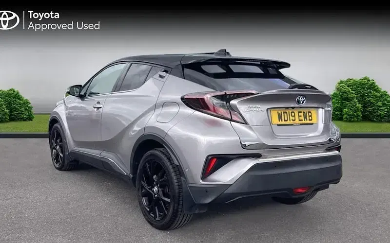 Used Toyota C-HR 122 HP (89 kW) 2019 Metal stream  bitone SUV