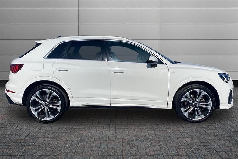 Used Audi Q3 S-Line 190 HP (139 kW) 2019 Ibis white SUV