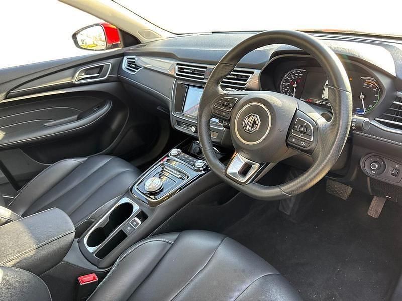 Used MG MG5 EV Exclusive 114 kW (156 HP) 2022 Red Estate