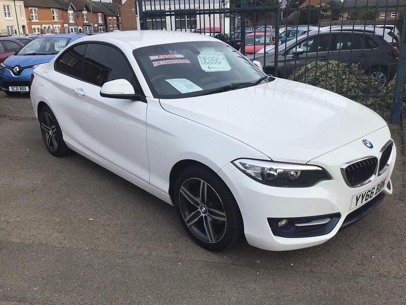 Used BMW 218 Sport Line 2016 White Coupe